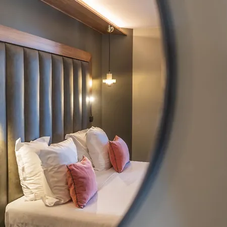 Hotel Fahrenheit Seven 4*