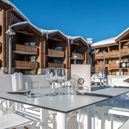 Fahrenheit Seven Hotel