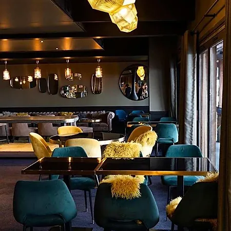 Fahrenheit Seven Hotel