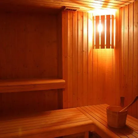 Ξενοδοχείο Fahrenheit Seven 4*