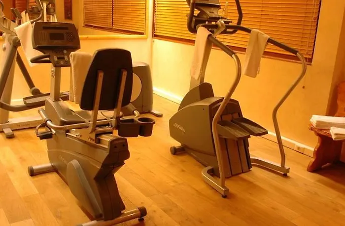 Fahrenheit Seven Otel 4*